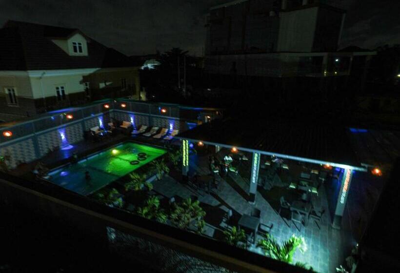 호텔 Romeneo Grand Royal