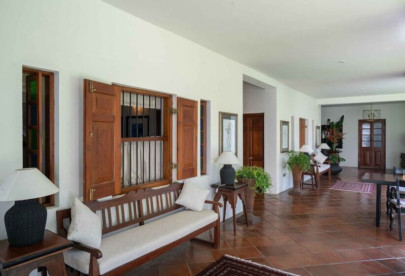 בית מלון כפרי Taru Villas Kandy