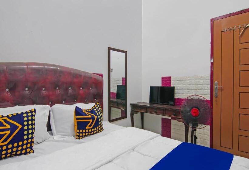 فندق Spot On 92570 Putri Guest House Syariah