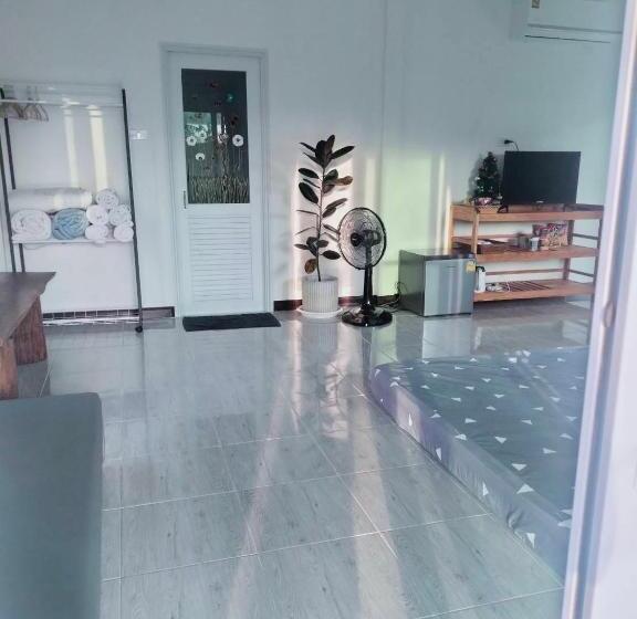 Pension Baan Namthip Homestay Trang บ้านน้าทิพย์ โฮมสเตย์ตรัง