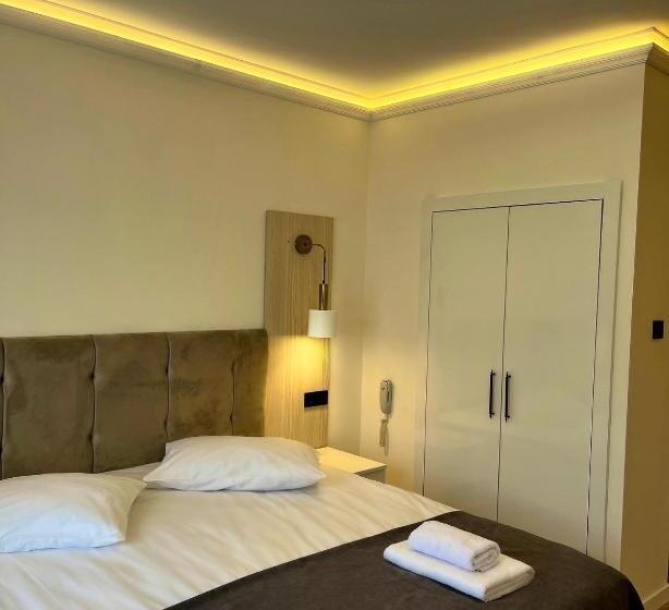 Golden Life Suite