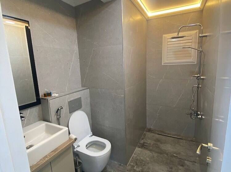Golden Life Suite