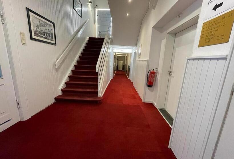 هتل Deutsches Haus