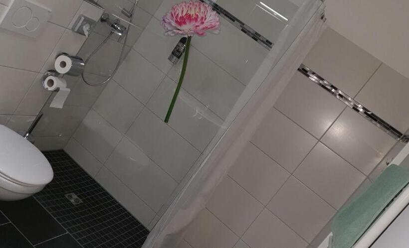 هتل Deutsches Haus