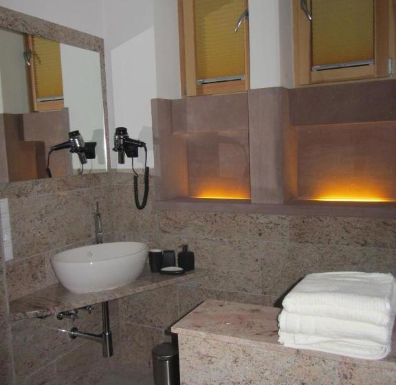 ホテル Exklusive Gastezimmer Landau