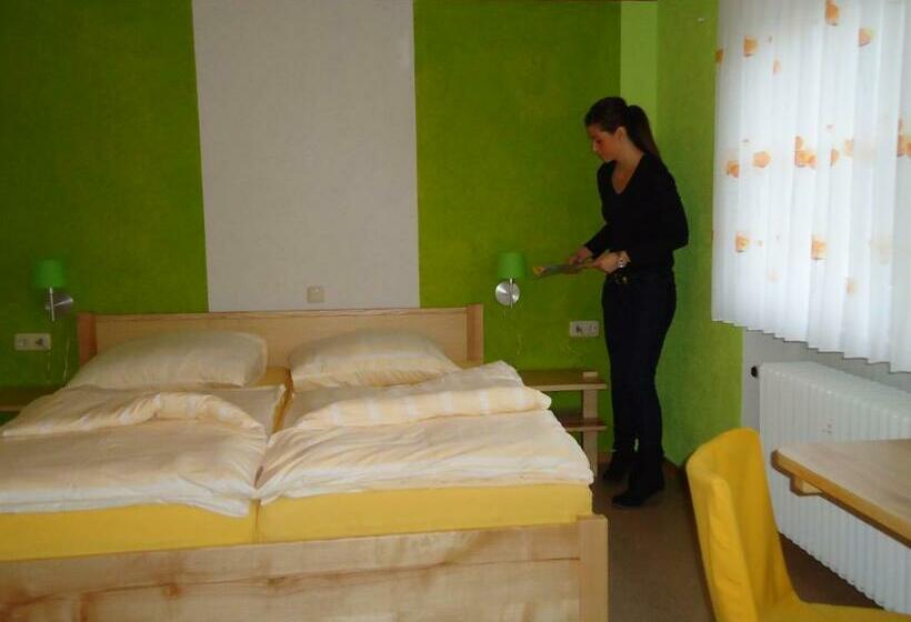 ホテル Gasthaus & Pension Lisas Welt Wasserkuppe