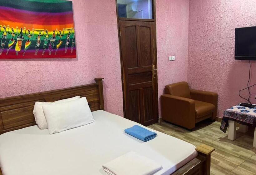 تختخواب و صبحانه Shamanice Lodge