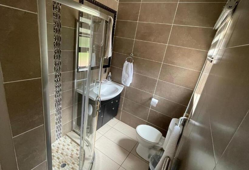 פנסיון Siesta Guest House
