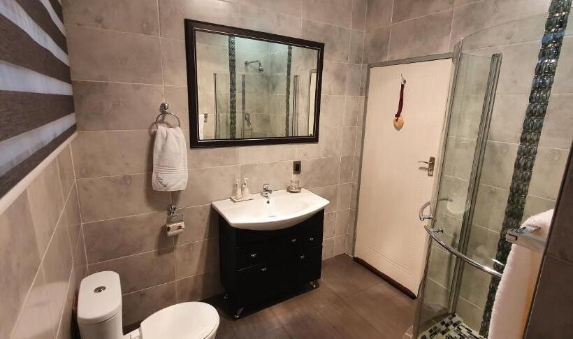 פנסיון Siesta Guest House