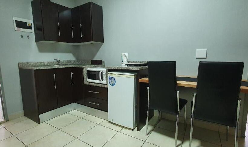 פנסיון Siesta Guest House
