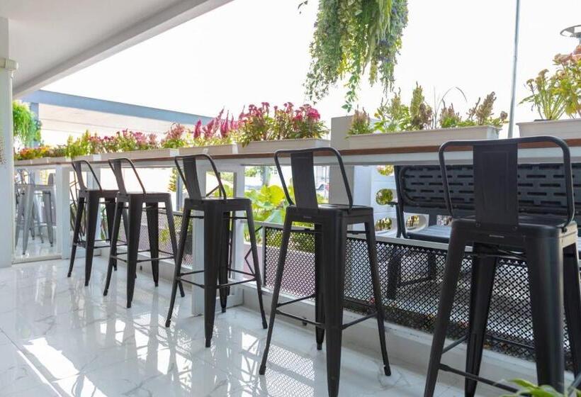 旅馆 Sananwan Hometel