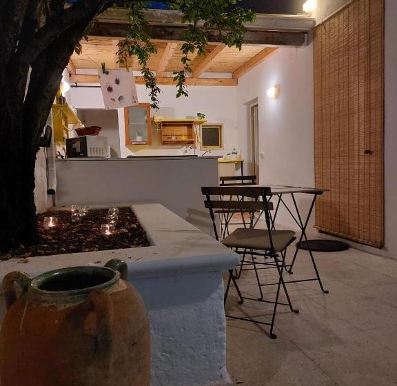 پانسیون Nunnu Pati Apartment