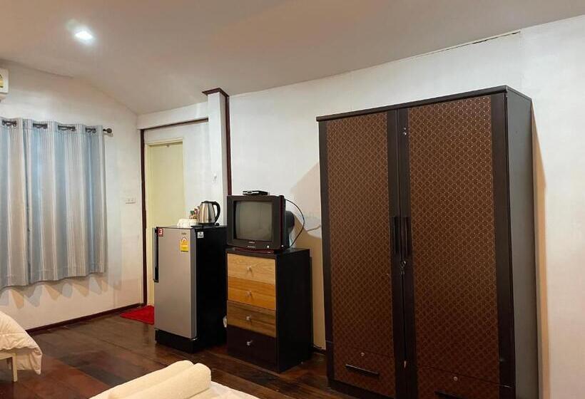 استراحتگاه บ้านระการีสอร์ต