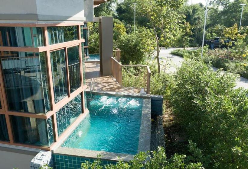 هتل Nakaburi Sanctuary Resort&spa