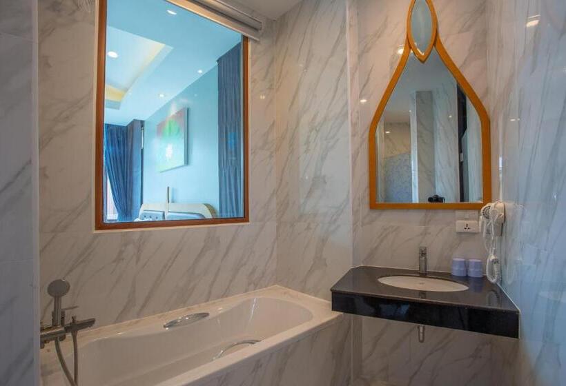 هتل Nakaburi Sanctuary Resort&spa