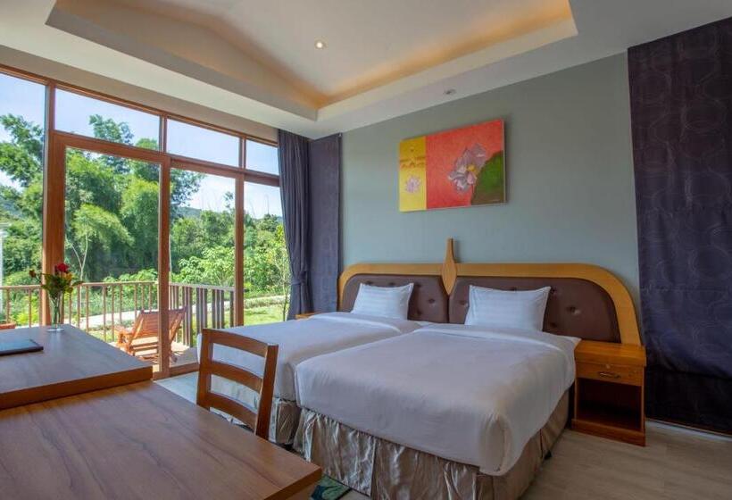 هتل Nakaburi Sanctuary Resort&spa