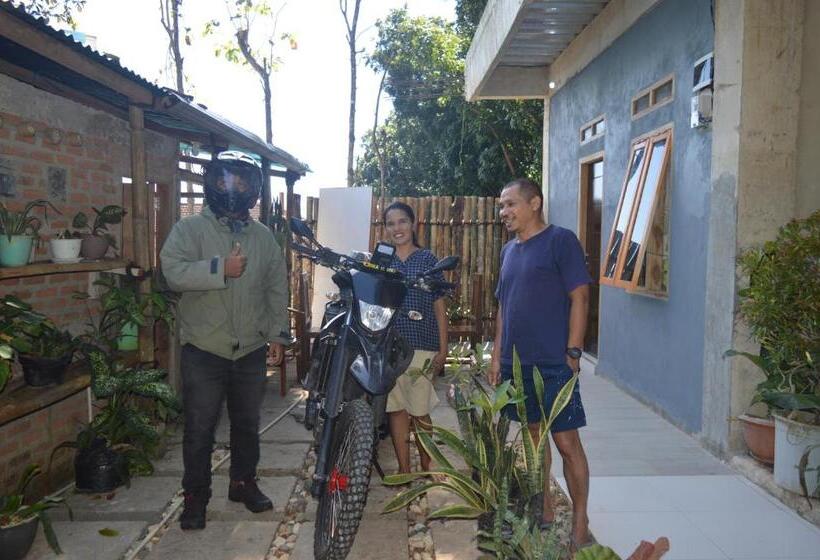 پانسیون Mahoni Guest House Labuan Bajo
