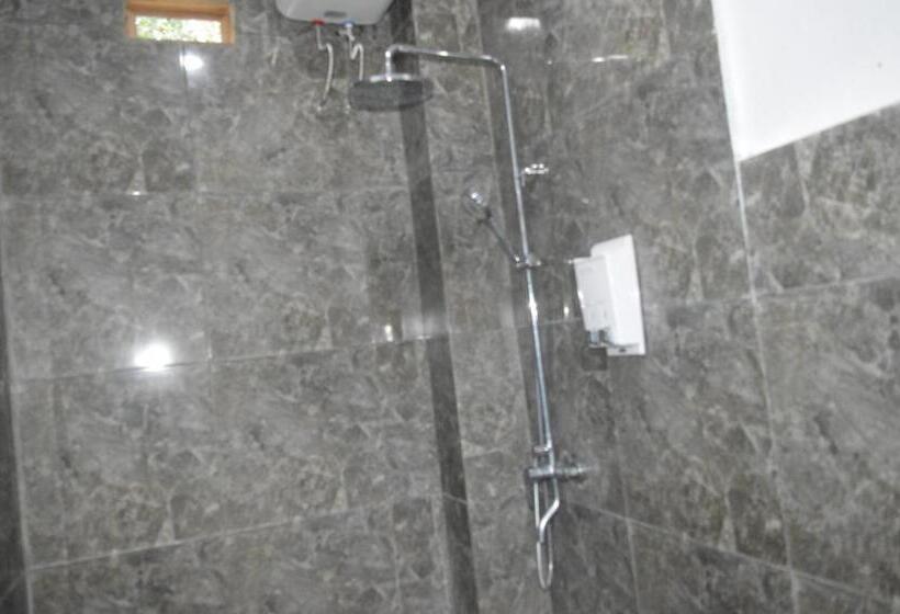 پانسیون Mahoni Guest House Labuan Bajo