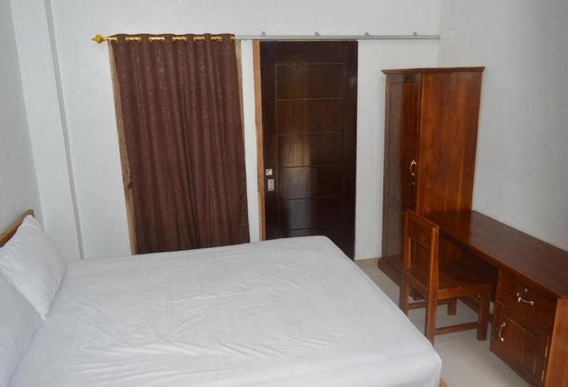 پانسیون Mahoni Guest House Labuan Bajo