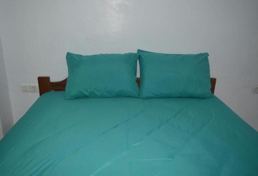 پانسیون Mahoni Guest House Labuan Bajo