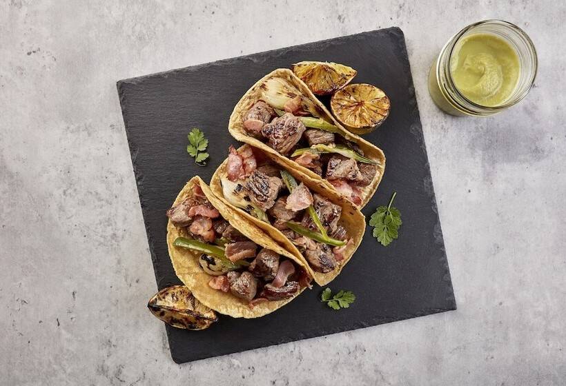 ホテル Fiesta Inn Mazatlán