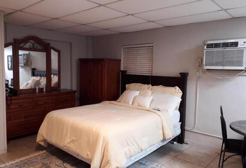 پانسیون Roomy Comfortable Suite