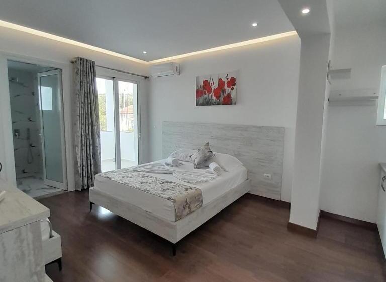 تختخواب و صبحانه Vila Irdi