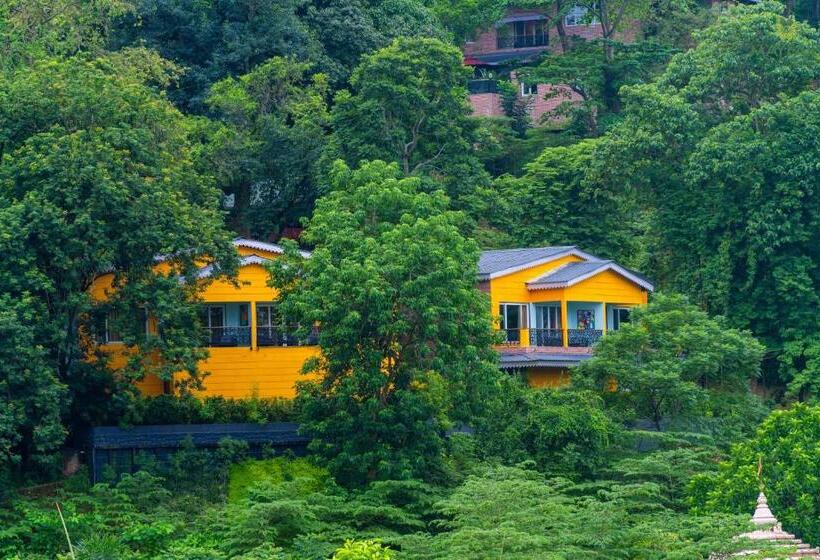 فندق Mayfair Spring Valley Resort Guwahati