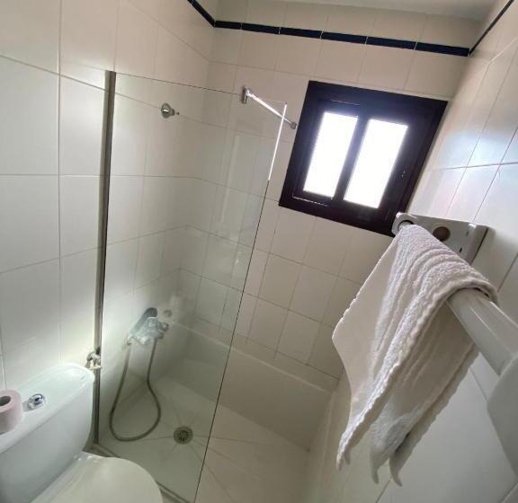 פנסיון Hostal Carlos Iii