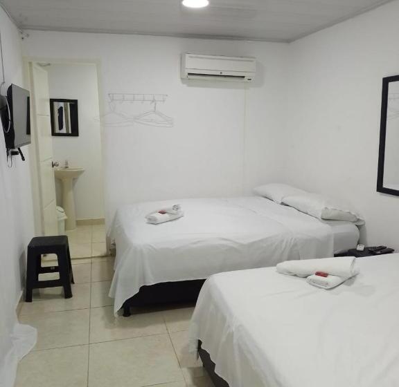 هتل Maria Eugenia