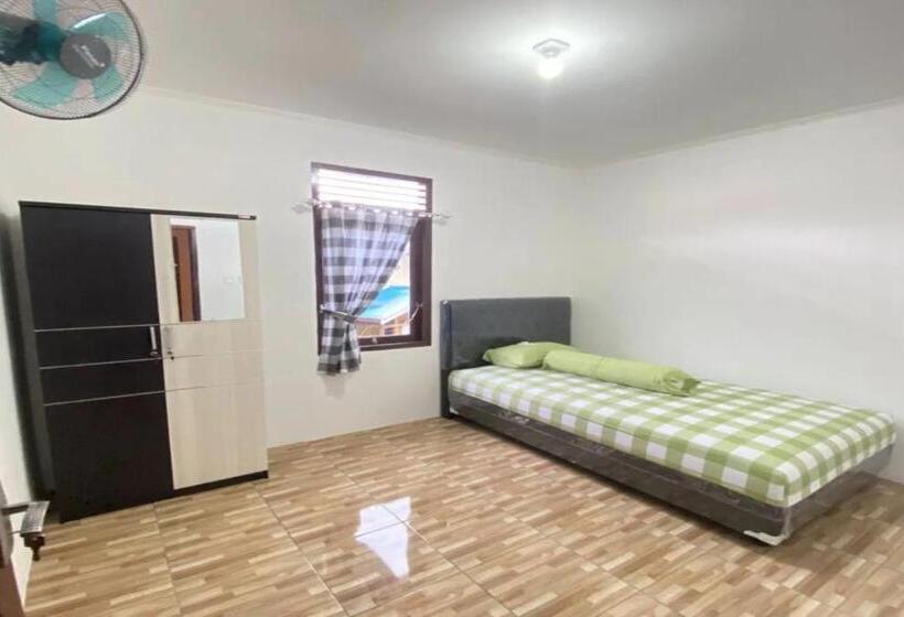 هتل Spot On 92544 Senja Homestay