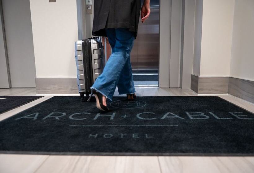 Отель Arch And Cable