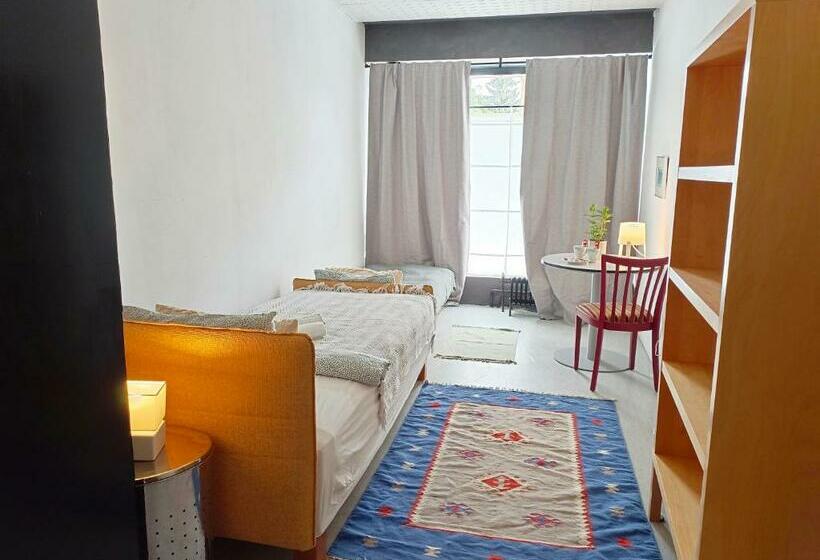 Lounge Style Hostel