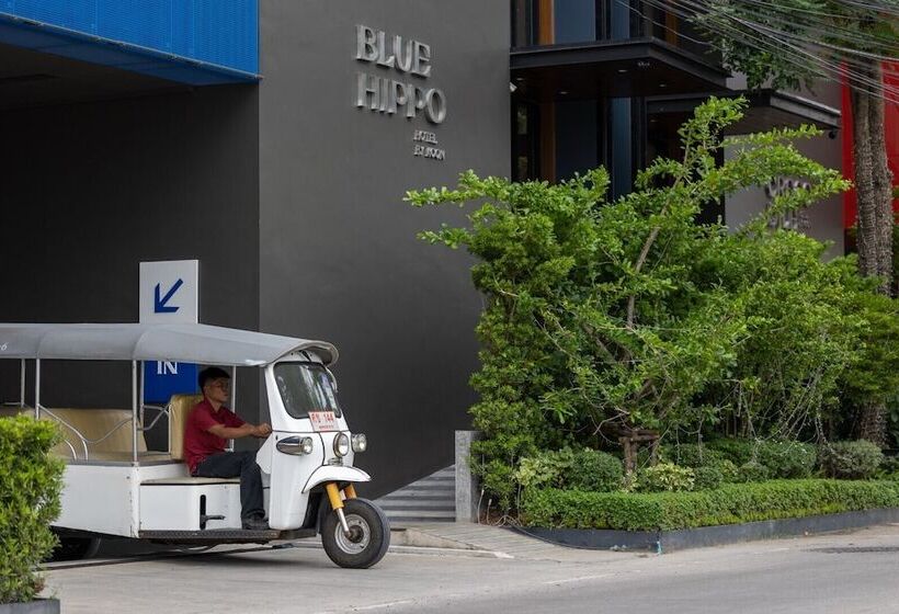 هتل Blue Hippo