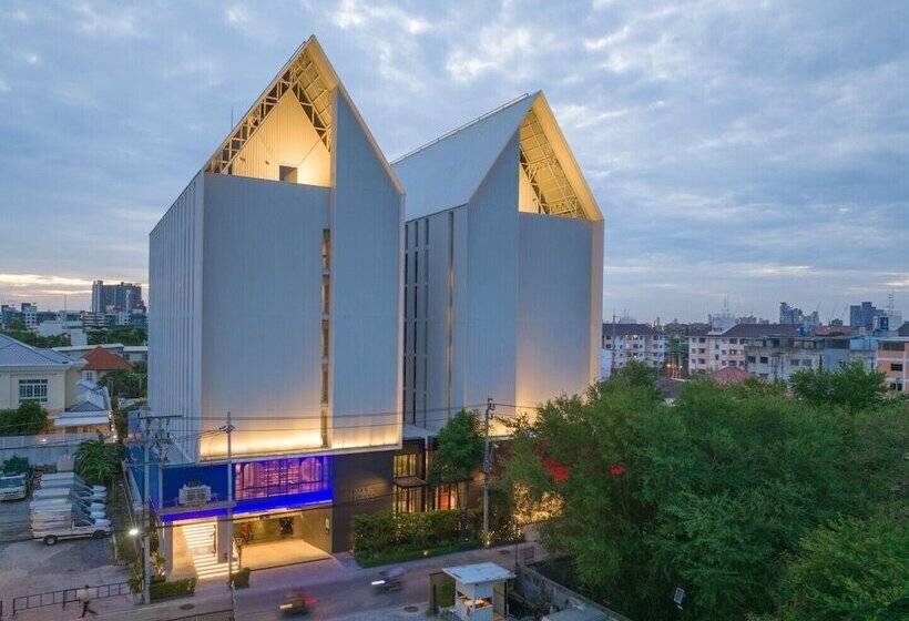 هتل Blue Hippo