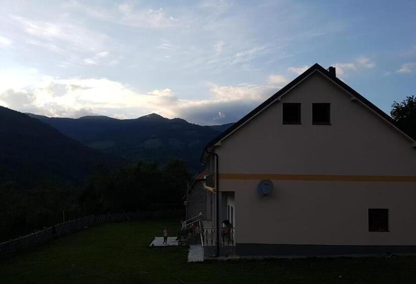 پانسیون Guest House Trojani