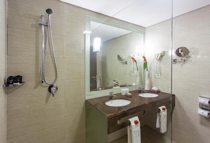 هتل Dom Pedro Laguna Beach Resort & Golf