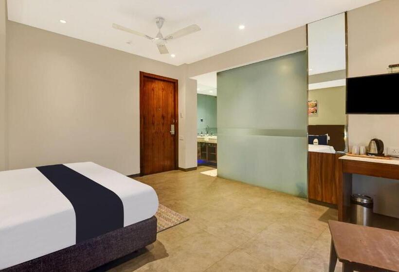 هتل Townhouse Oak Swan Resort