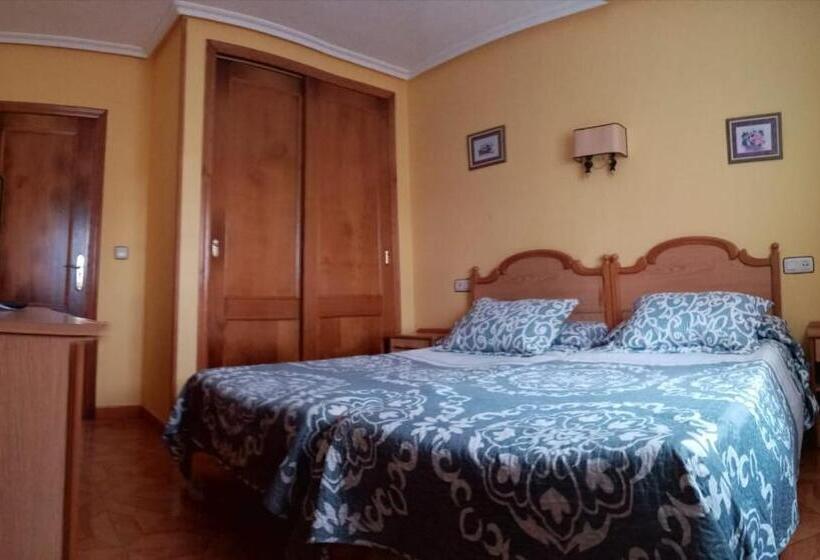 پانسیون Alojamientos Prada