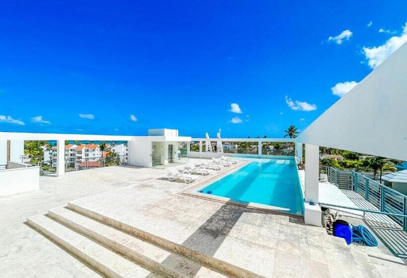 Rooftop Pool Ducassi Studio Suites Deluxe Hotel Beach Club & Spa