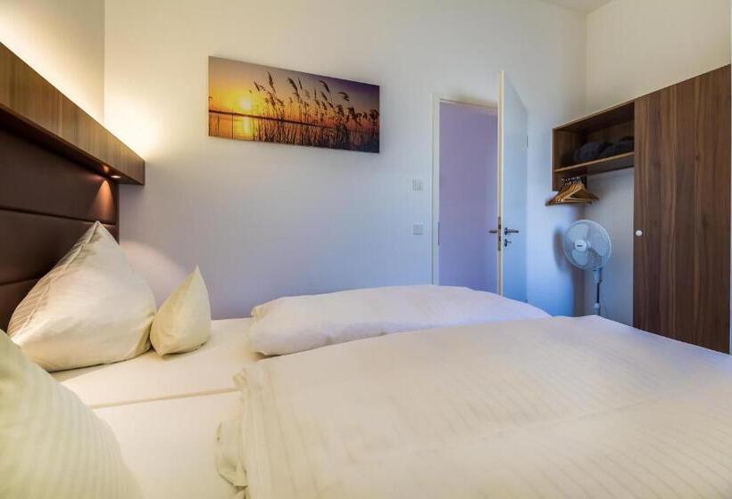 ホテル Lagovida Das Ferienresort Am Störmthaler See