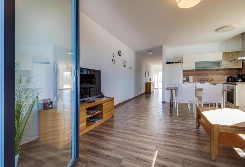 ホテル Lagovida Das Ferienresort Am Störmthaler See