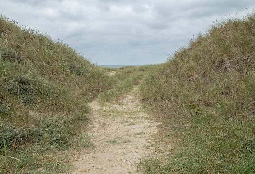 هتل Rønnes