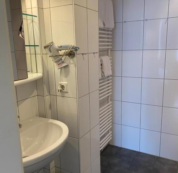 ユースホステル Gasthaus Zur Sonne