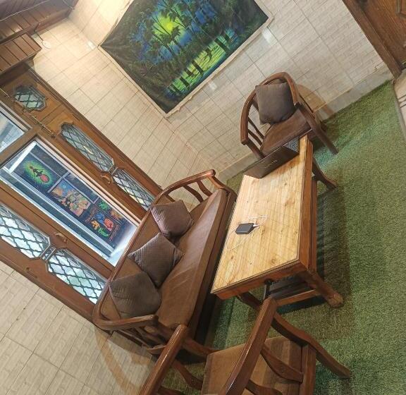 فندق Narayana Guest House