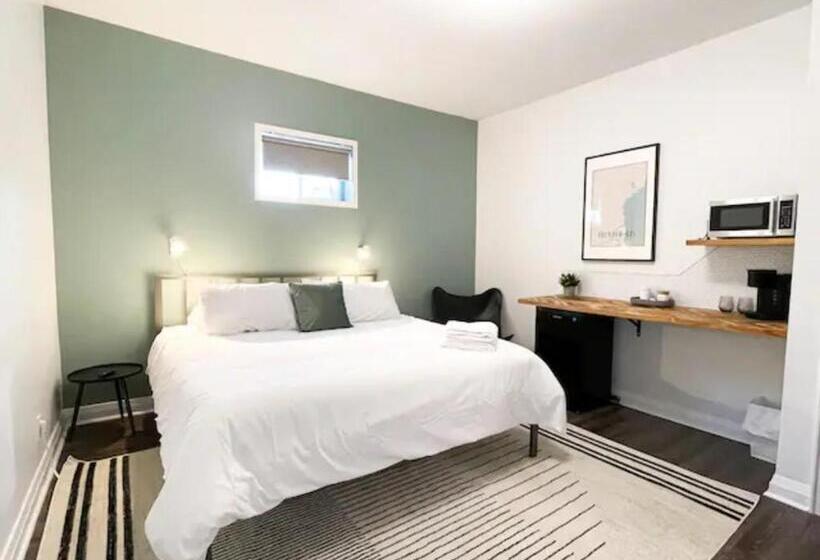 בית מלון כפרי Lake Superior Boutique