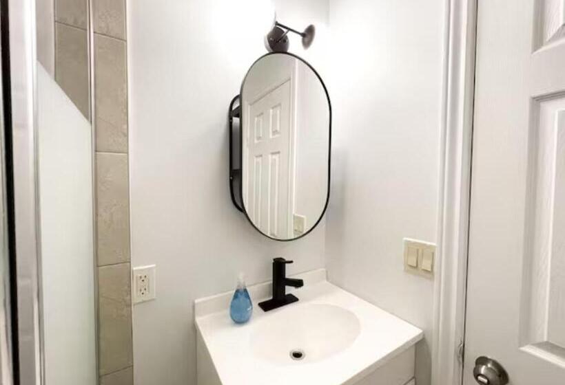 בית מלון כפרי Lake Superior Boutique