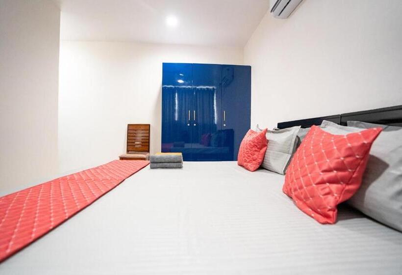 هتل Yellow Bells Signature Hitec City