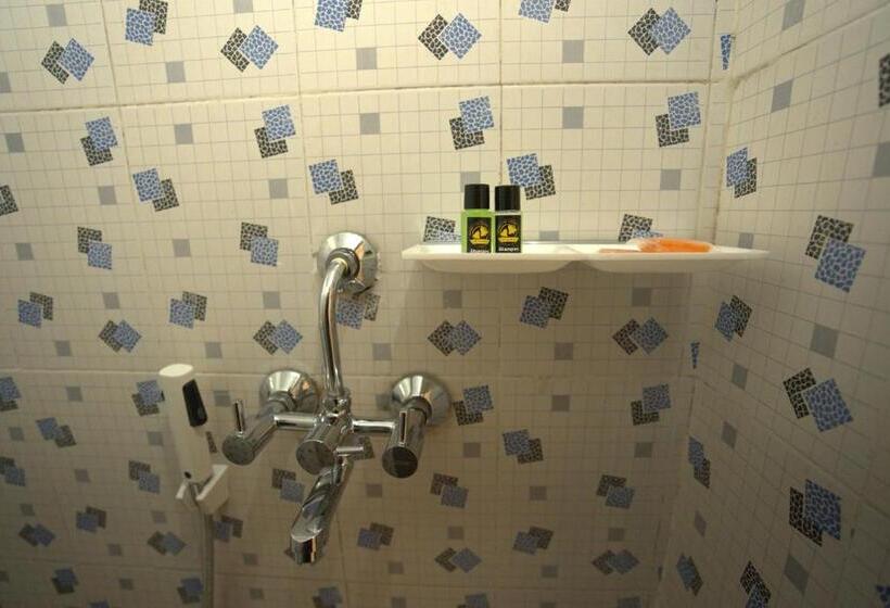 هتل Yellow Bells Signature Hitec City