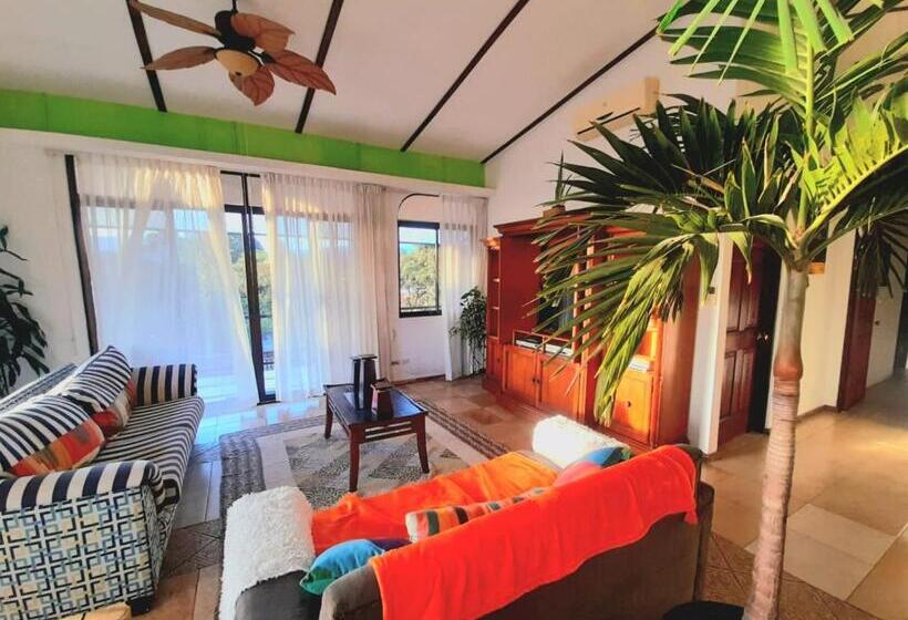 Nirvana Apartament Hostal